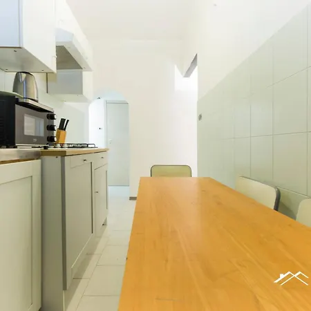 Aquarium 4' | 1br | Wi-fi By Tilo *
