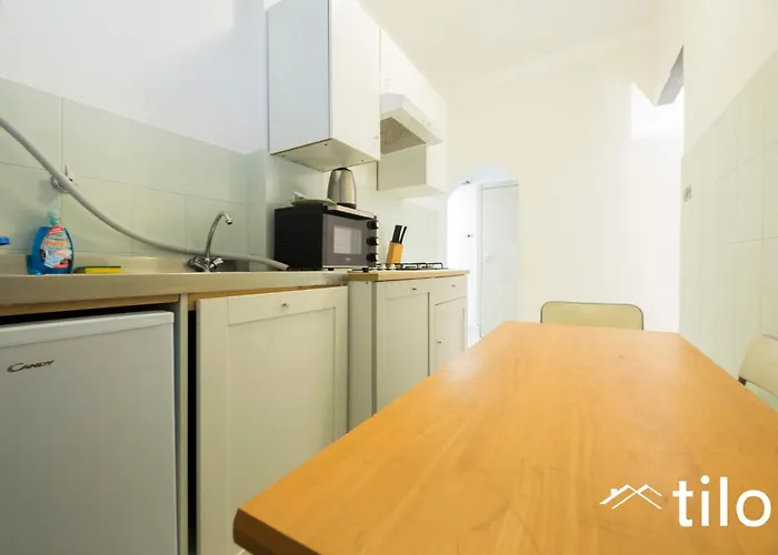 Aquarium 4' | 1br | Wi-fi By Tilo Daire *