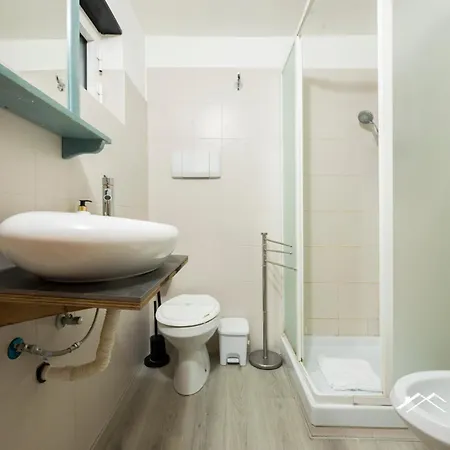 Aquarium 4' | 1br | Wi-fi By Tilo *